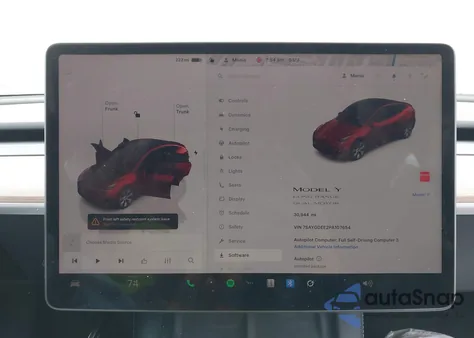 2023 Tesla Model Y Awd/Long Range Dual Motor All-Wheel Drive z USA, uszkodzony, nr VIN 7SAYGDEE2PA107654